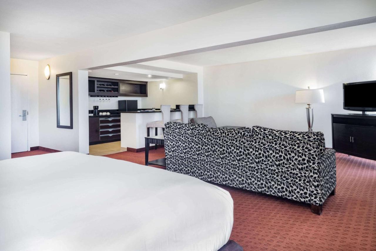 Wyndham Sacramento Hotel Carmichael Kültér fotó